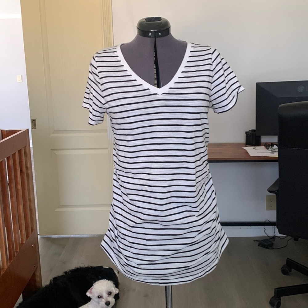 Nautical maternity shirt in a size medium by Liz Lange maternity